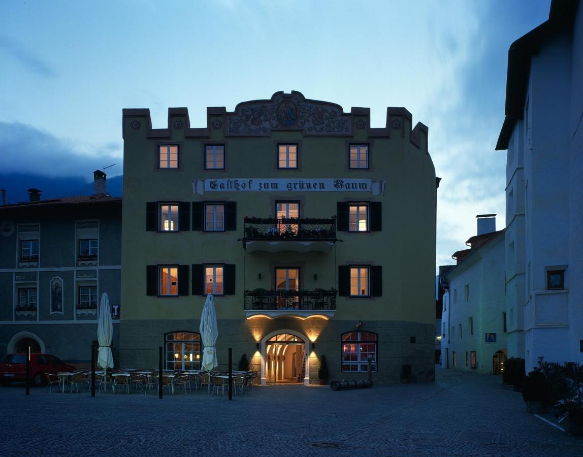Hotel Gasthof Gruener Baum Glurns Exteriör bild